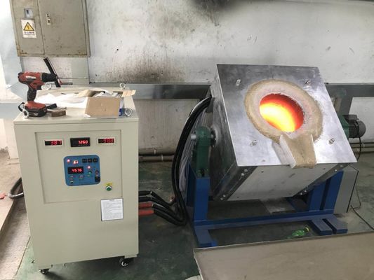100KW Frekuensi sedang (Rentang frekuensi 1-10khz) Tungku Peleburan Induksi